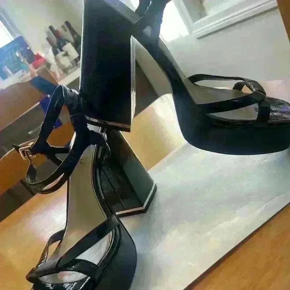 Kenneth Cole - Dahlia Block Heel Platforms / Size 9.5 - Picture 3 of 10